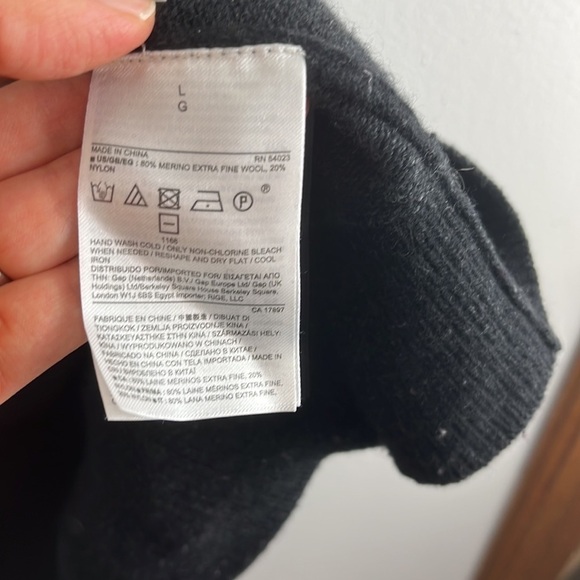 Banana Republic Merino Wool Black Men's Crewneck Sweater - Picture 6 of 9